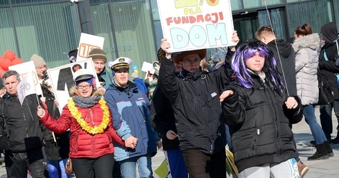 Karnawałowy korowód Fundacji "Dom"