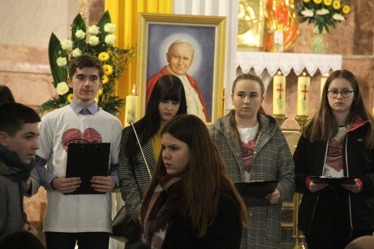 Dąbrowa Tarnowska. Peregrynacja relikwii św. Jana Pawła II