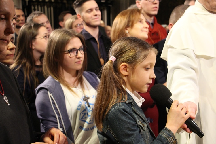 Zawierzenie Ruchu Światło - Życie diecezji łowickiej na Jasnej Górze