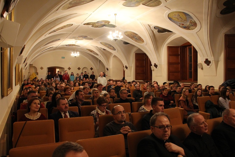 Zawierzenie Ruchu Światło - Życie diecezji łowickiej na Jasnej Górze