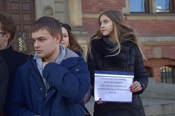 Protest młodzieży przeciwko programowi "Zdrovve Love"