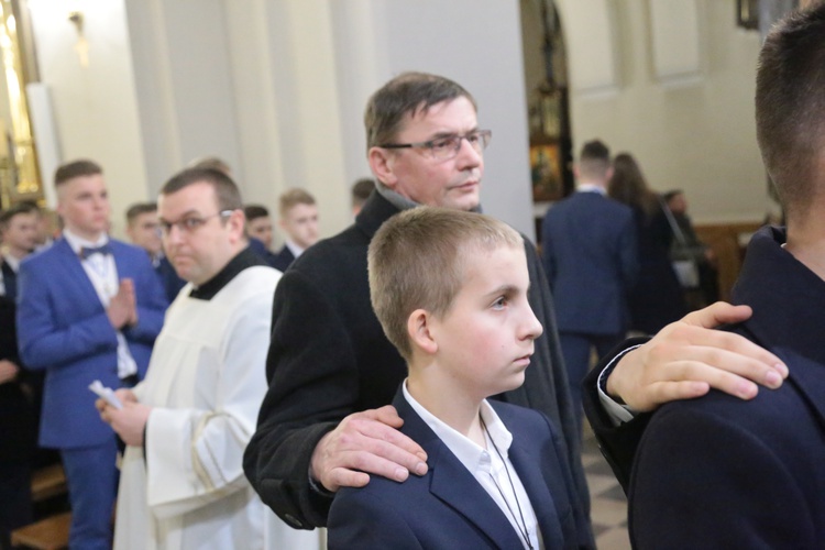 Bierzmowanie w Borzęcinie Górnym