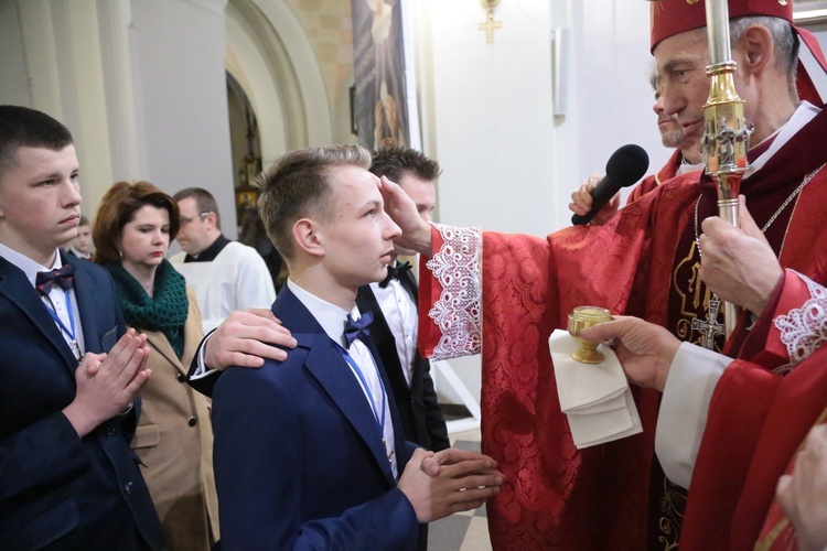 Bierzmowanie w Borzęcinie Górnym