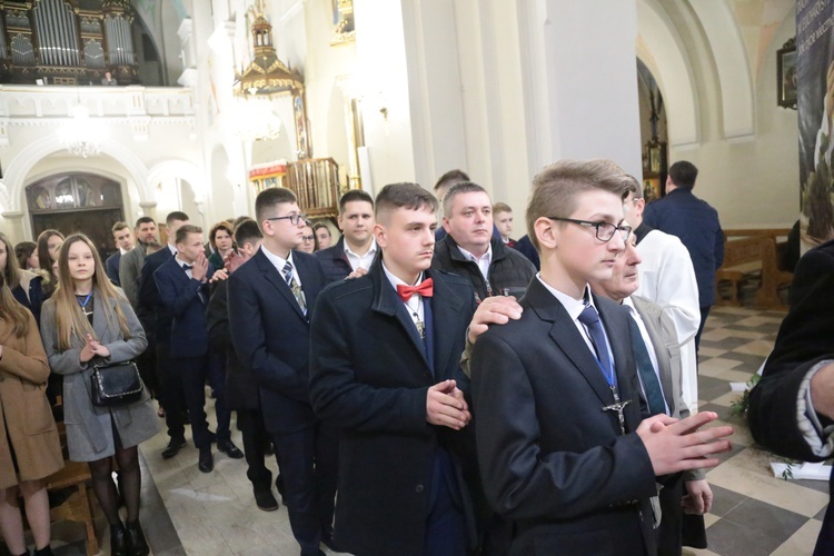 Bierzmowanie w Borzęcinie Górnym