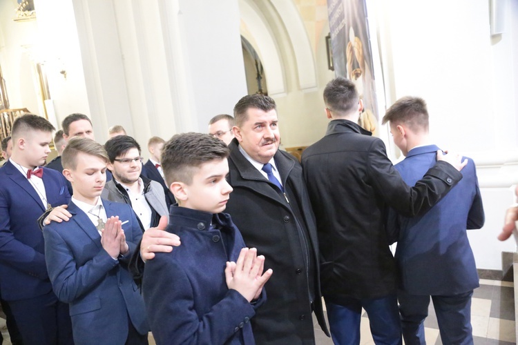 Bierzmowanie w Borzęcinie Górnym