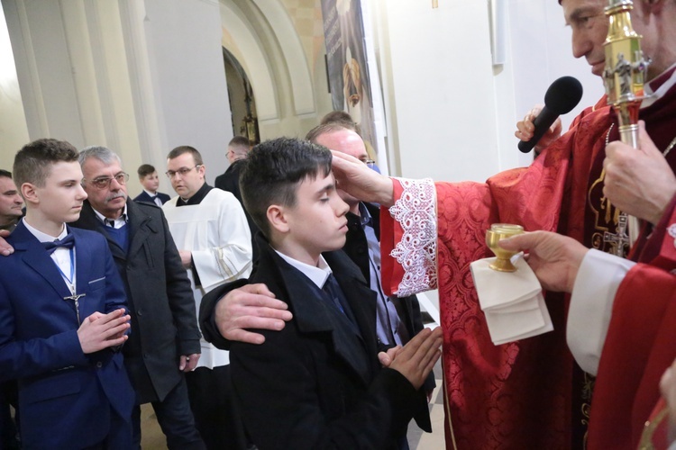 Bierzmowanie w Borzęcinie Górnym