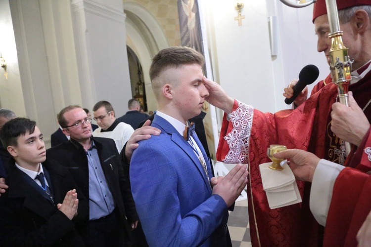 Bierzmowanie w Borzęcinie Górnym