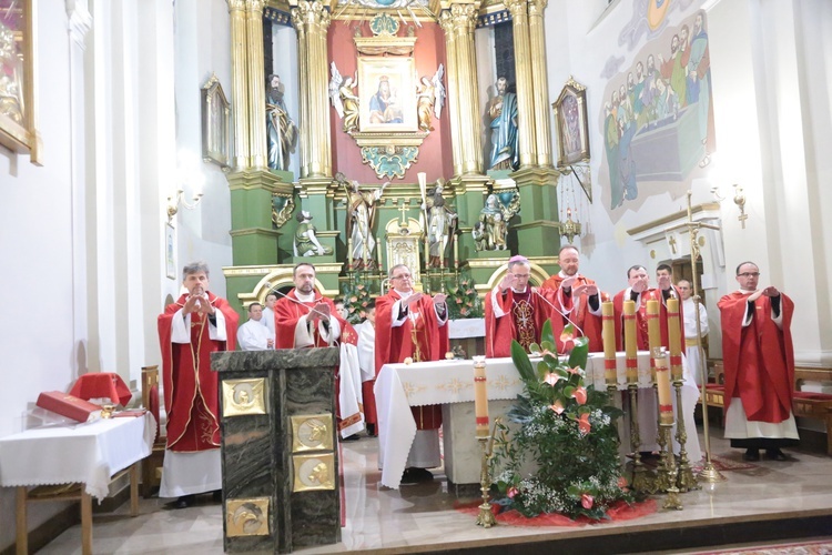 Bierzmowanie w Borzęcinie Górnym