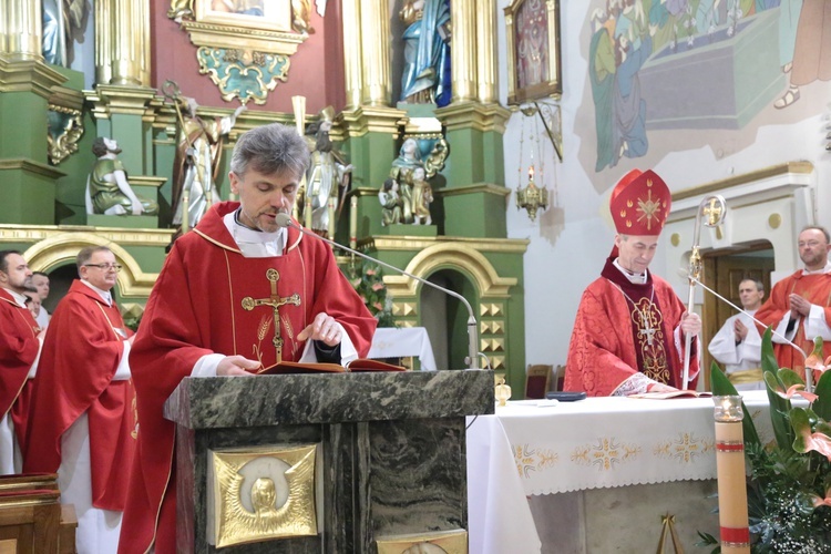 Bierzmowanie w Borzęcinie Górnym