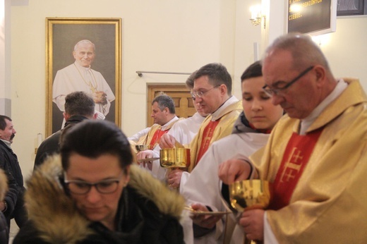 Borki. Poświęcenie witraży