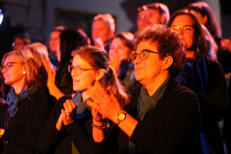 Bielski Chór Gospel dla Zimbabwe w kościele ewangelickim w Starym Bielsku