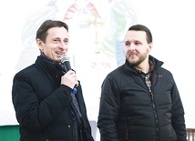 Maciej Tabor (z lewej) i Łukasz Samek ze wspólnoty  Strumienie Wody Żywej.