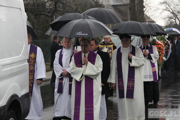 Ostatnie pożegnanie śp. ks. Andrzeja Tarabuły