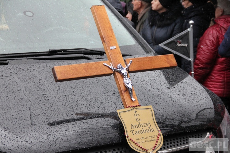 Ostatnie pożegnanie śp. ks. Andrzeja Tarabuły