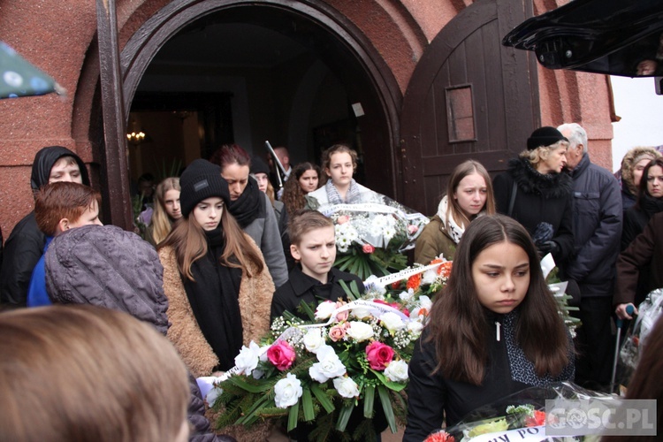 Ostatnie pożegnanie śp. ks. Andrzeja Tarabuły