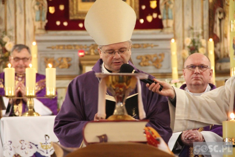 Ostatnie pożegnanie śp. ks. Andrzeja Tarabuły