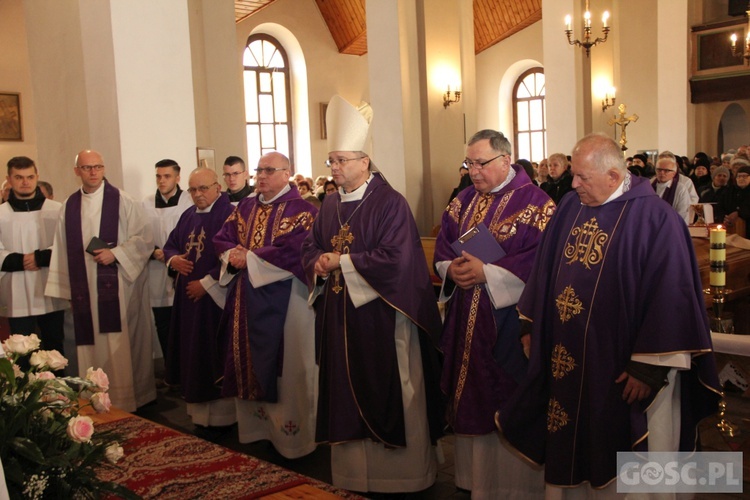 Ostatnie pożegnanie śp. ks. Andrzeja Tarabuły