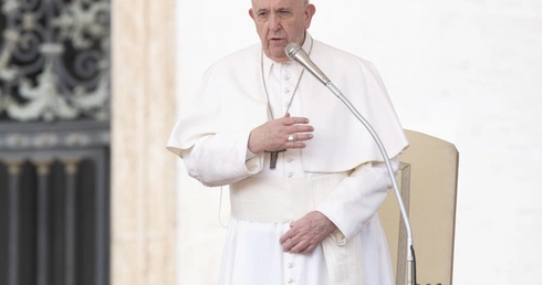 Papież wyraził bliskość z chorymi na koronawirusa