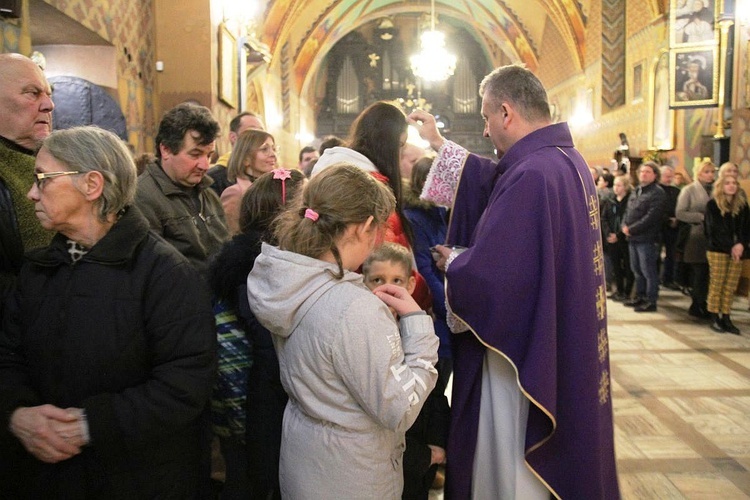 Środa Popielcowa w konkatedrze Narodzenia NMP w Żywcu