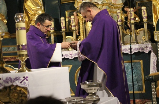 Środa Popielcowa w konkatedrze Narodzenia NMP w Żywcu