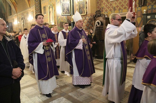 Środa Popielcowa w konkatedrze Narodzenia NMP w Żywcu