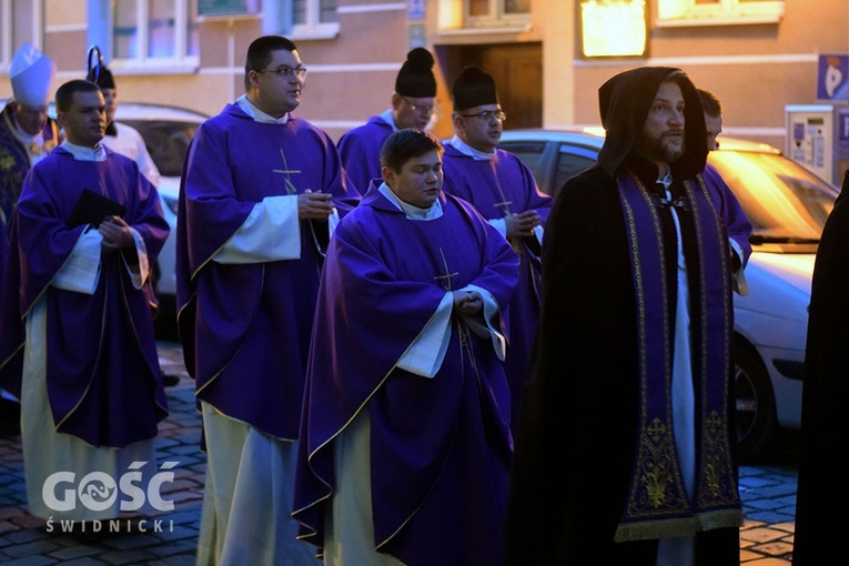 Procesja pokutna i Msza św. z obrzędem posypania głów popiołem