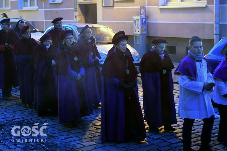 Procesja pokutna i Msza św. z obrzędem posypania głów popiołem