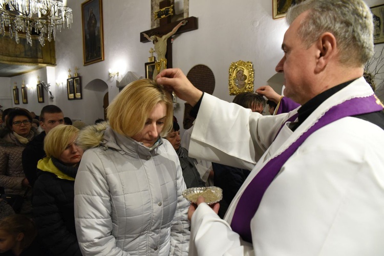 Popielec i orzechy św. Świerada w Tropiu