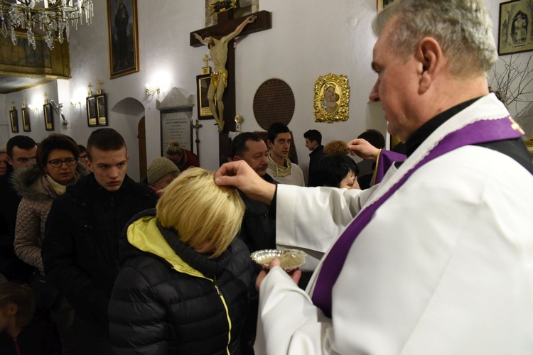 Popielec i orzechy św. Świerada w Tropiu