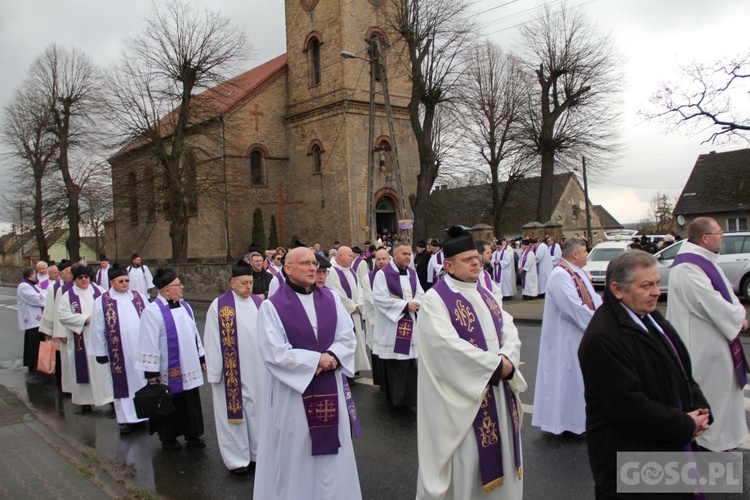 Ostatnie pożegnanie ks. Zbigniewa Cieszkowskiego w Trzebiszewie