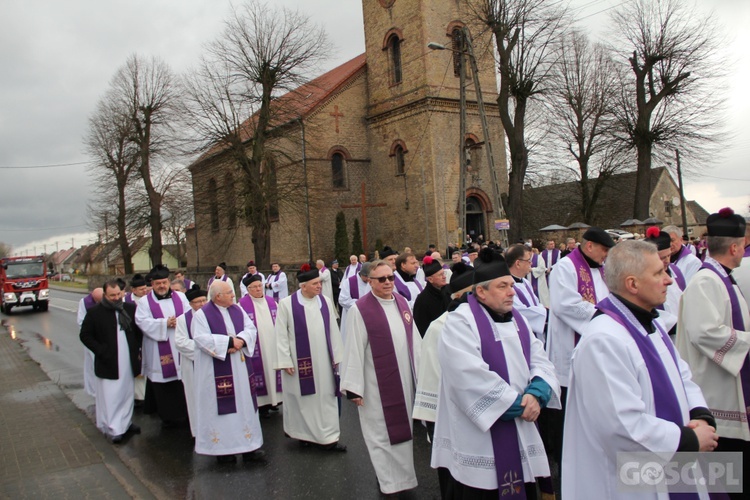 Ostatnie pożegnanie ks. Zbigniewa Cieszkowskiego w Trzebiszewie