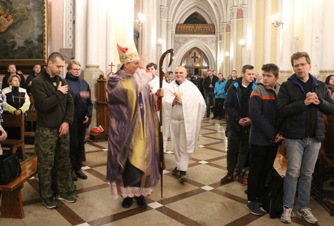 5 lat biskupiej posługi w obiektywie "Gościa Radomskiego AVE"