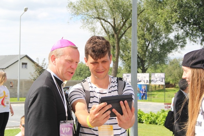 5 lat biskupiej posługi w obiektywie "Gościa Radomskiego AVE"