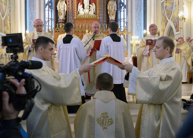 5 lat biskupiej posługi w obiektywie "Gościa Radomskiego AVE"