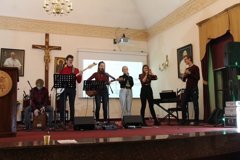 Szkoła duchowości charyzmatycznej