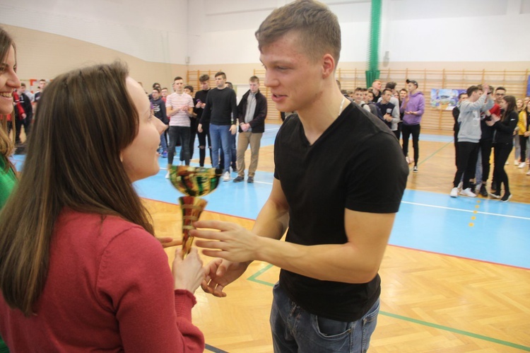 Ciężkowice. Finał XX Turnieju Piłki Halowej KSM DT