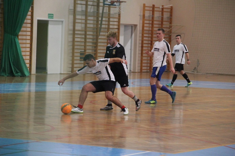 Ciężkowice. Finał XX Turnieju Piłki Halowej KSM DT