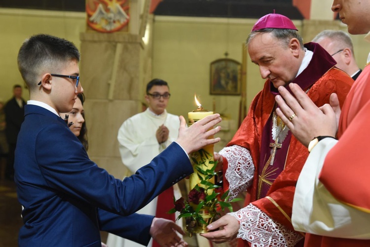 Młodzi obiecali świecić przykładem.