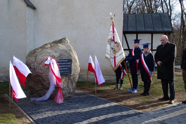 Tablica Kresowian w Starych Drzewcach