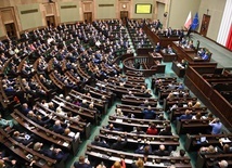 Sejm uchwalił ustawę ws. szczególnych rozwiązań związanych z koronawirusem