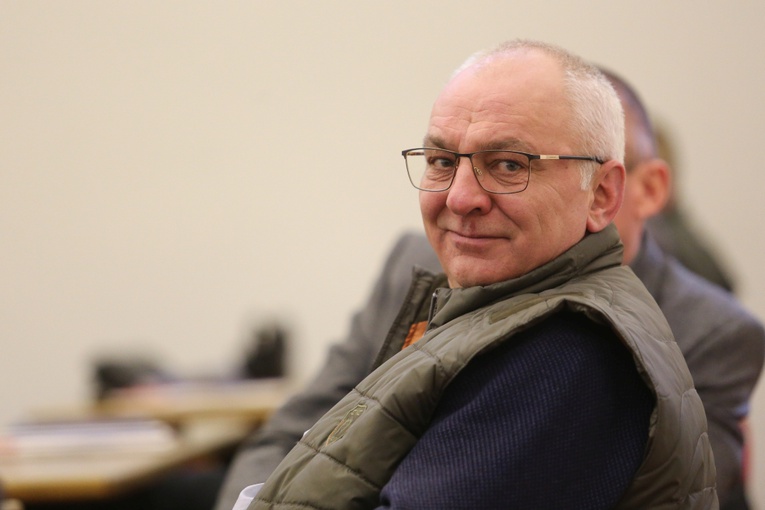 Biskup Regmunt otrzymał odznakę "Za Zasługi dla Ochrony Zdrowia" 