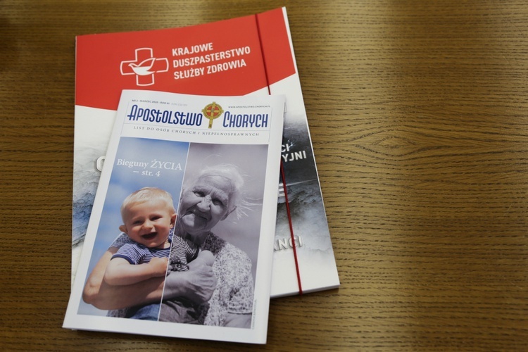 Biskup Regmunt otrzymał odznakę "Za Zasługi dla Ochrony Zdrowia" 