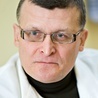 Dr hab. Paweł Grzesiowski – wykładowca  Szkoły Zdrowia Publicznego CMKP,  dyrektor Centrum Medycyny Zapobiegawczej i Rehabilitacji w Warszawie.