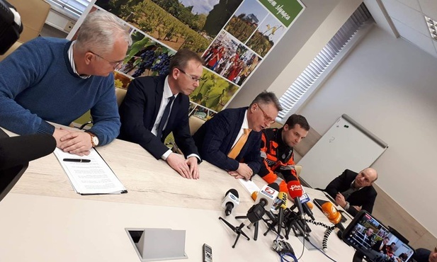 Zielona Góra profilaktycznie odwołuje imprezy masowe i prosi o spokój