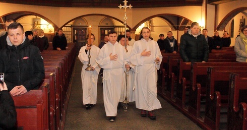 Adoracja młodzieży za młodzież