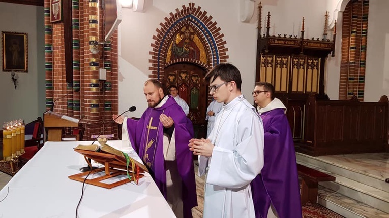 Pierwsze dwa spotkania SOW w Wałbrzychu