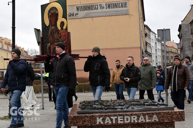 Męski Różaniec w Świdnicy - marzec