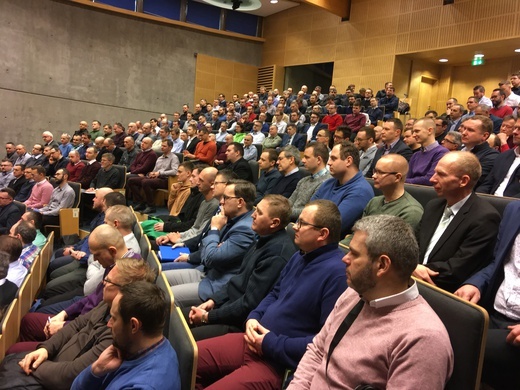 Kurs dla nadzwyczajnych szafarzy Koumnii św. 