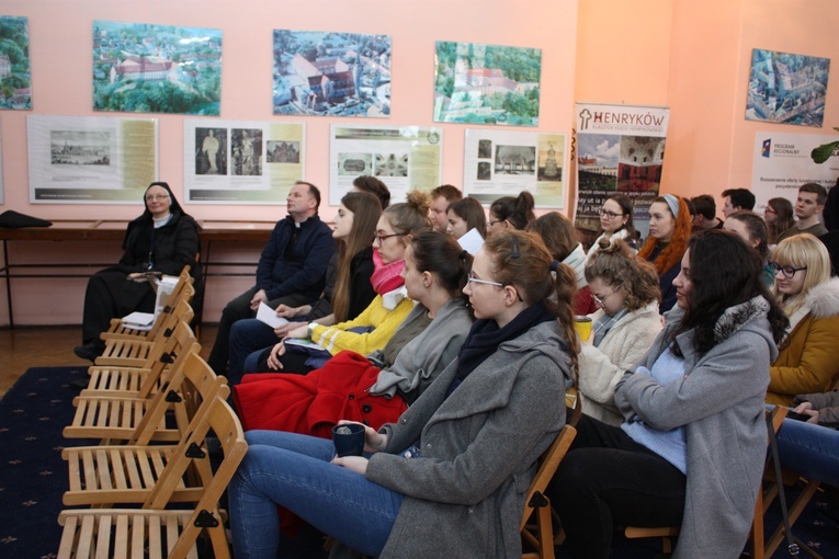 Stypendyści Fundacji "Dzieła Nowego Tysiąclecia" w Henrykowie