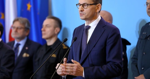 Premier: Podjęliśmy decyzję o odwołaniu wszystkich imprez masowych